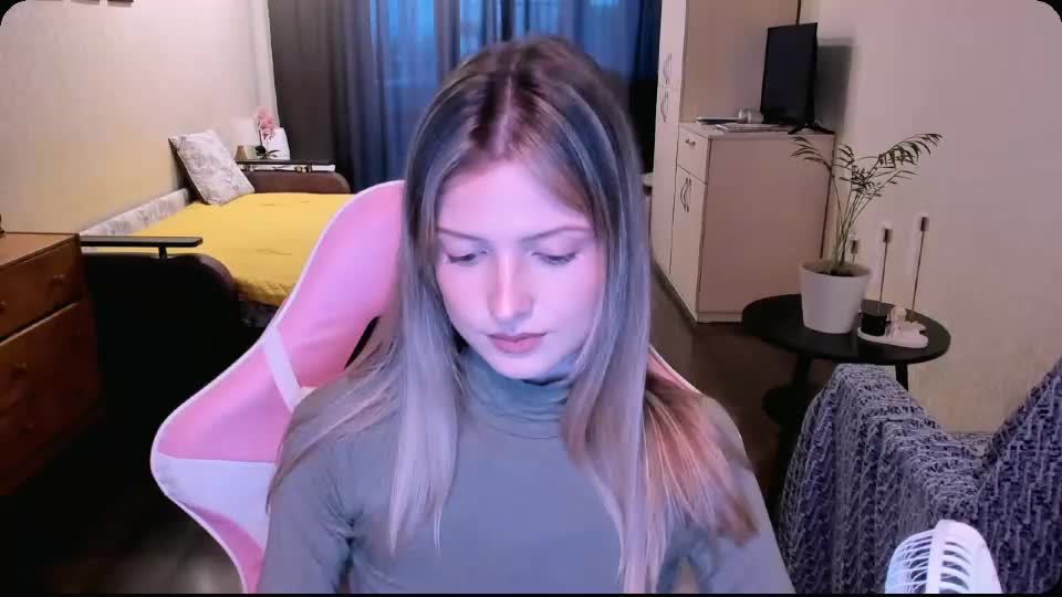 julie_flores Приват Записи 2026-08-20