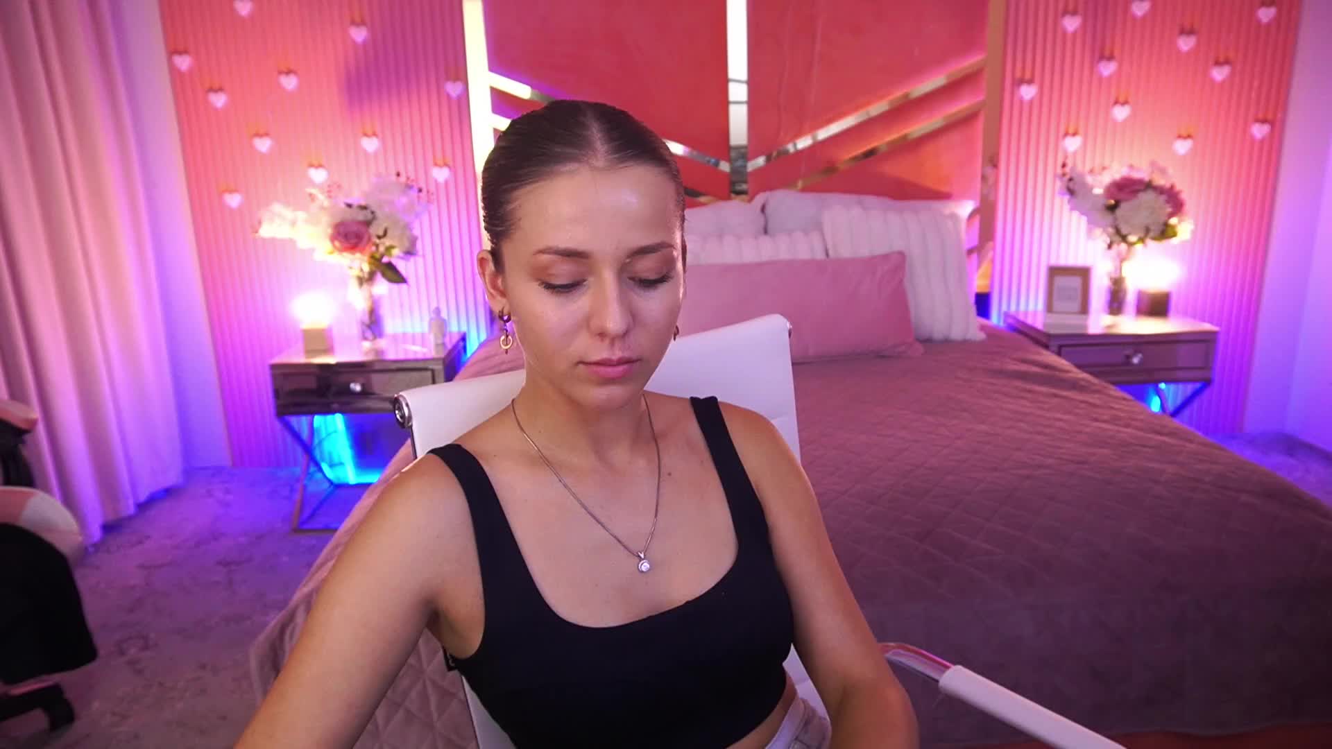 LoveeDove Приват Записи 2026-08-27