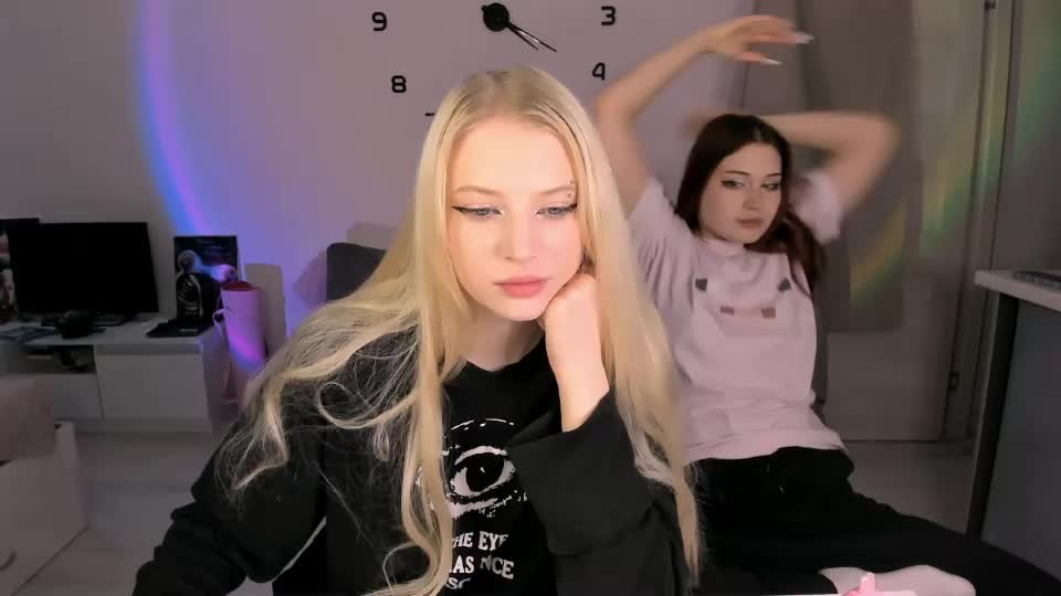 two_bitches666_77 Приват Записи 2026-09-07