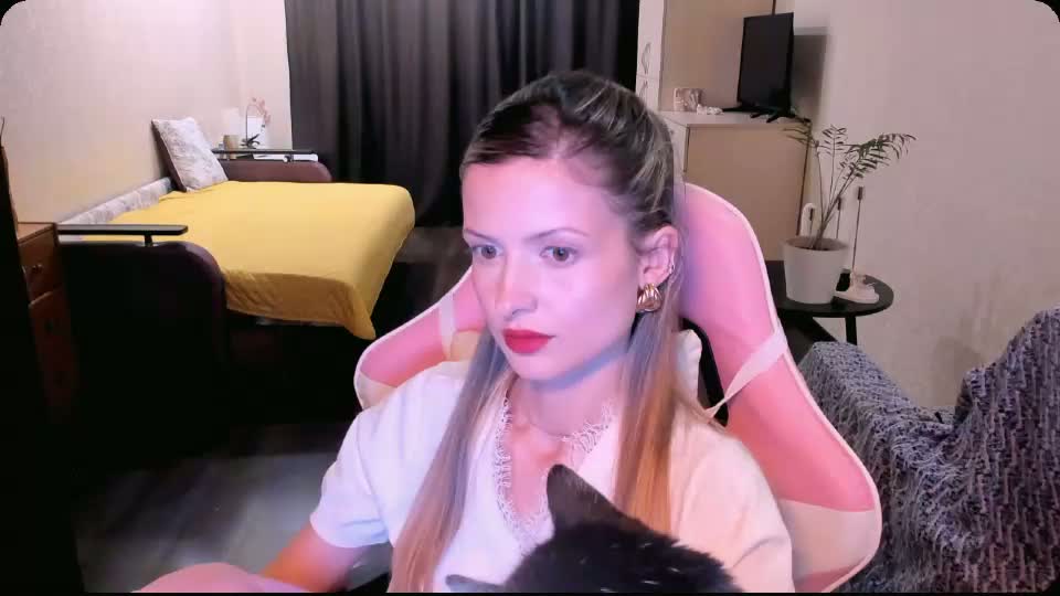 julie_flores Приват Записи 2026-09-08