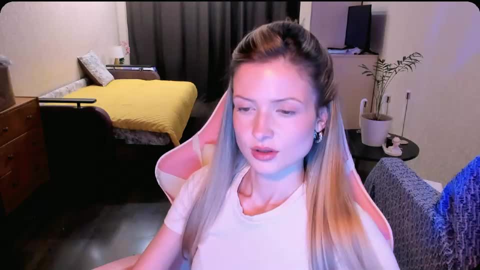 julie_flores Приват Записи 2026-09-21