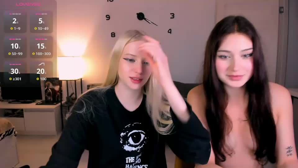 two_bitches666_77 Приват Записи 2026-09-23