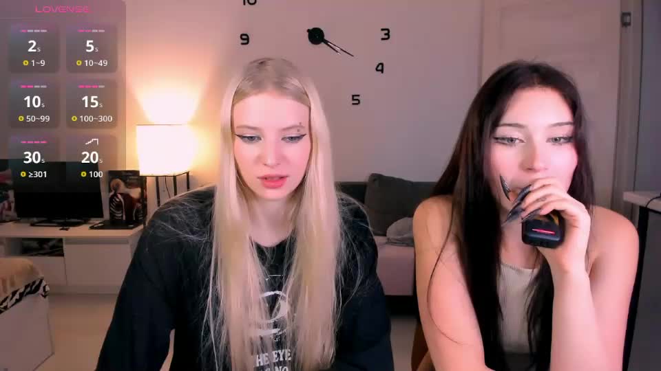 two_bitches666_77 Приват Записи 2026-09-23