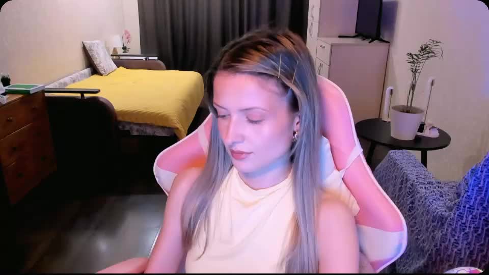 julie_flores Приват Записи 2026-09-26