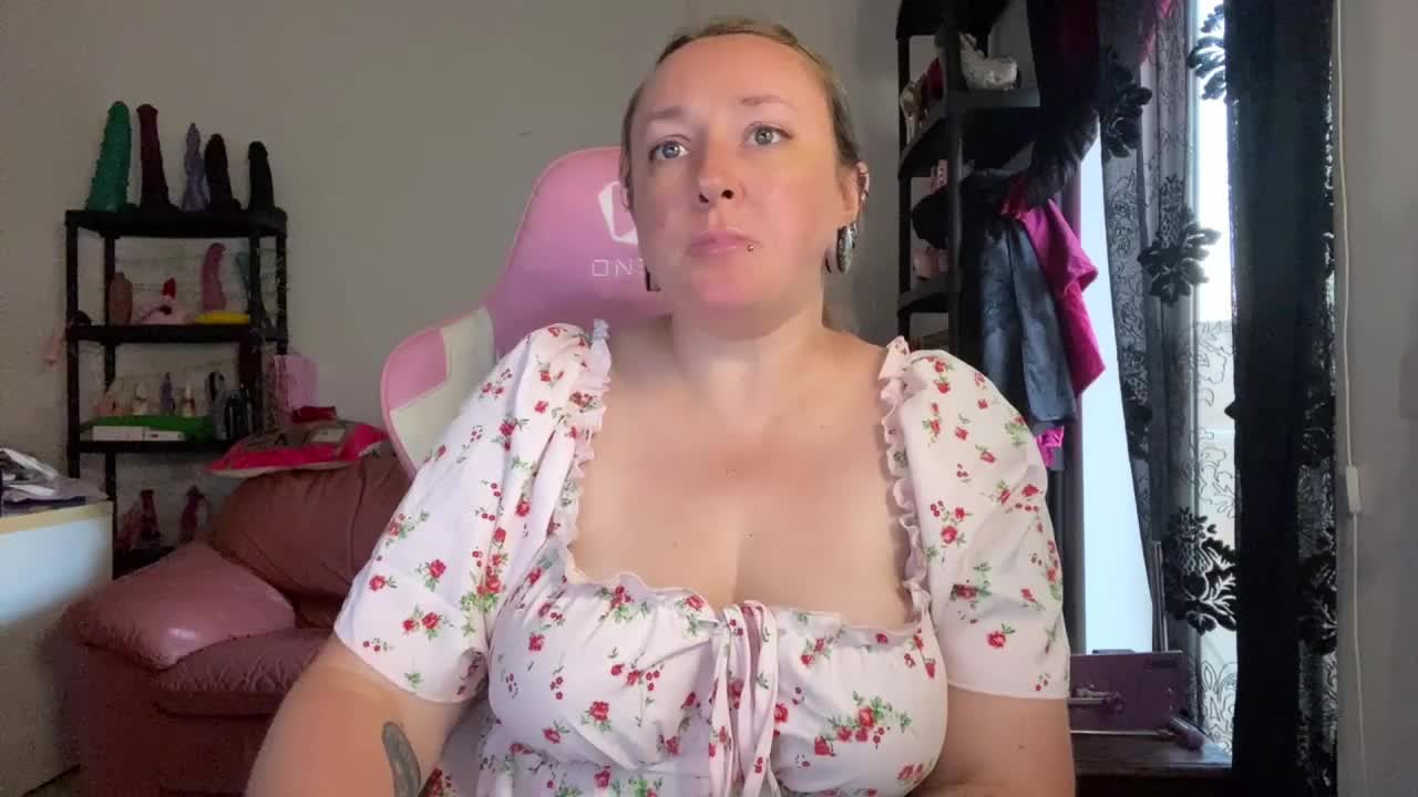 NylonQueen Приват Записи 2026-09-30