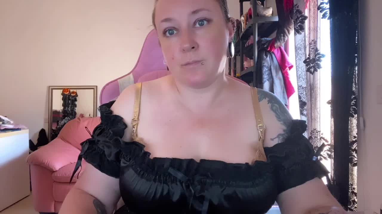 NylonQueen Приват Записи 2026-10-03