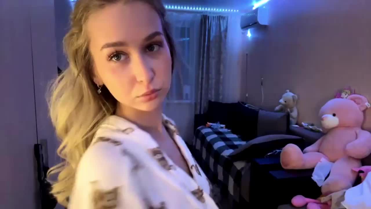 Emelinestrande Приват Записи 2026-10-03