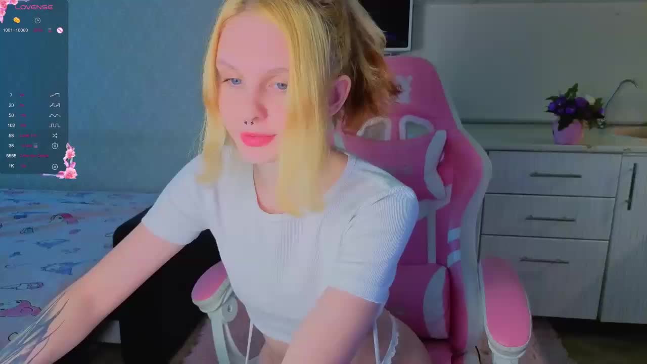 TinyDoll Приват Записи 2026-10-04