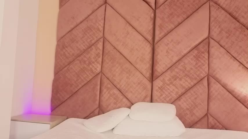 emmy_danielss Приват Записи 2026-10-17
