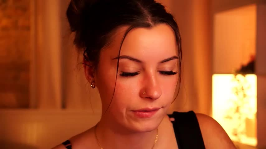 Bunny_Nextdooor_2026-10-19_22-14-22_520 Приват Записи 2026-10-21