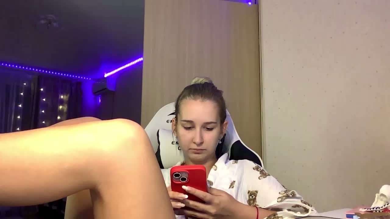 Emelinestrande Приват Записи 2026-10-21