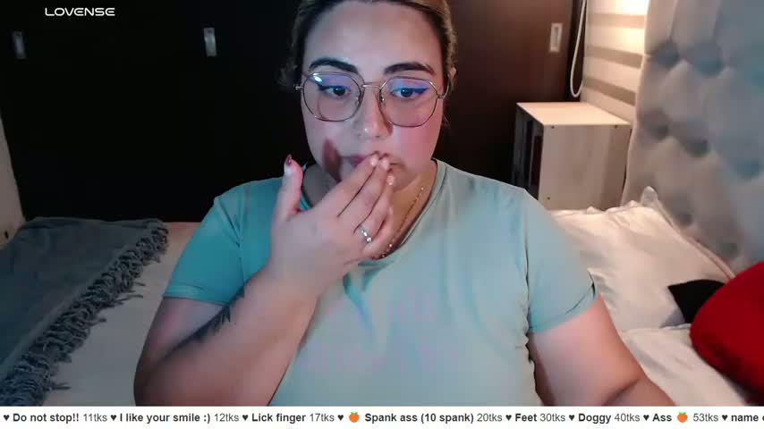 yini_angel Приват Записи 2026-10-21